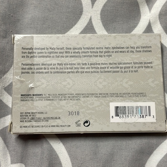 Mally’s eyeshadow palette - Picture 2 of 5